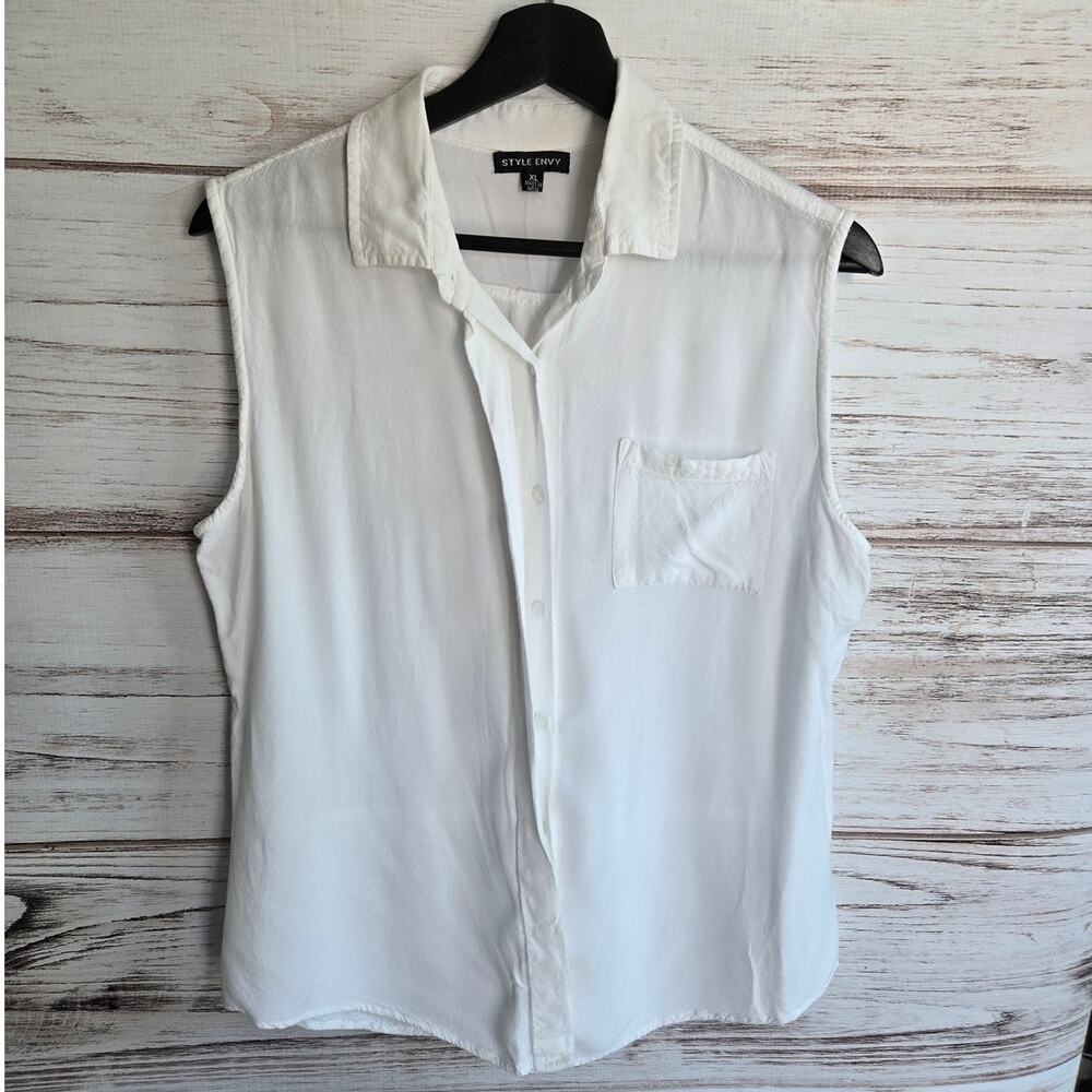 Style Envy White Sleeveless Button Up Shirt sz XL